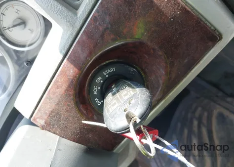 2010 Chrysler Town & Country Touring from USA, damaged, VIN 2A4RR5D17AR109036